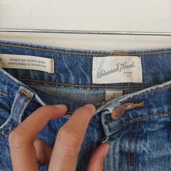 Universal Thread Highest Rise Shortie Denim Short Size 4 - Picture 3 of 7
